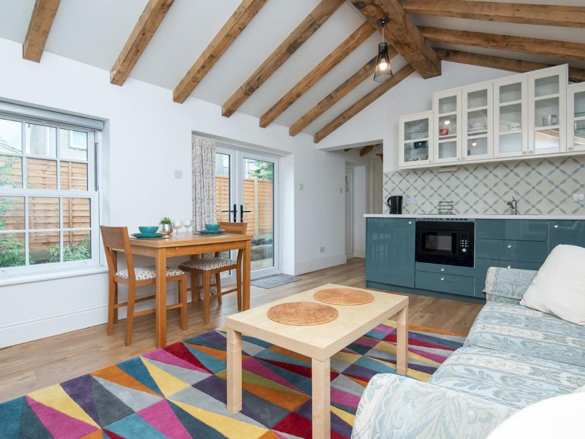 Pass The Keys Charming Garden Cottage With Parking Бат Экстерьер фото