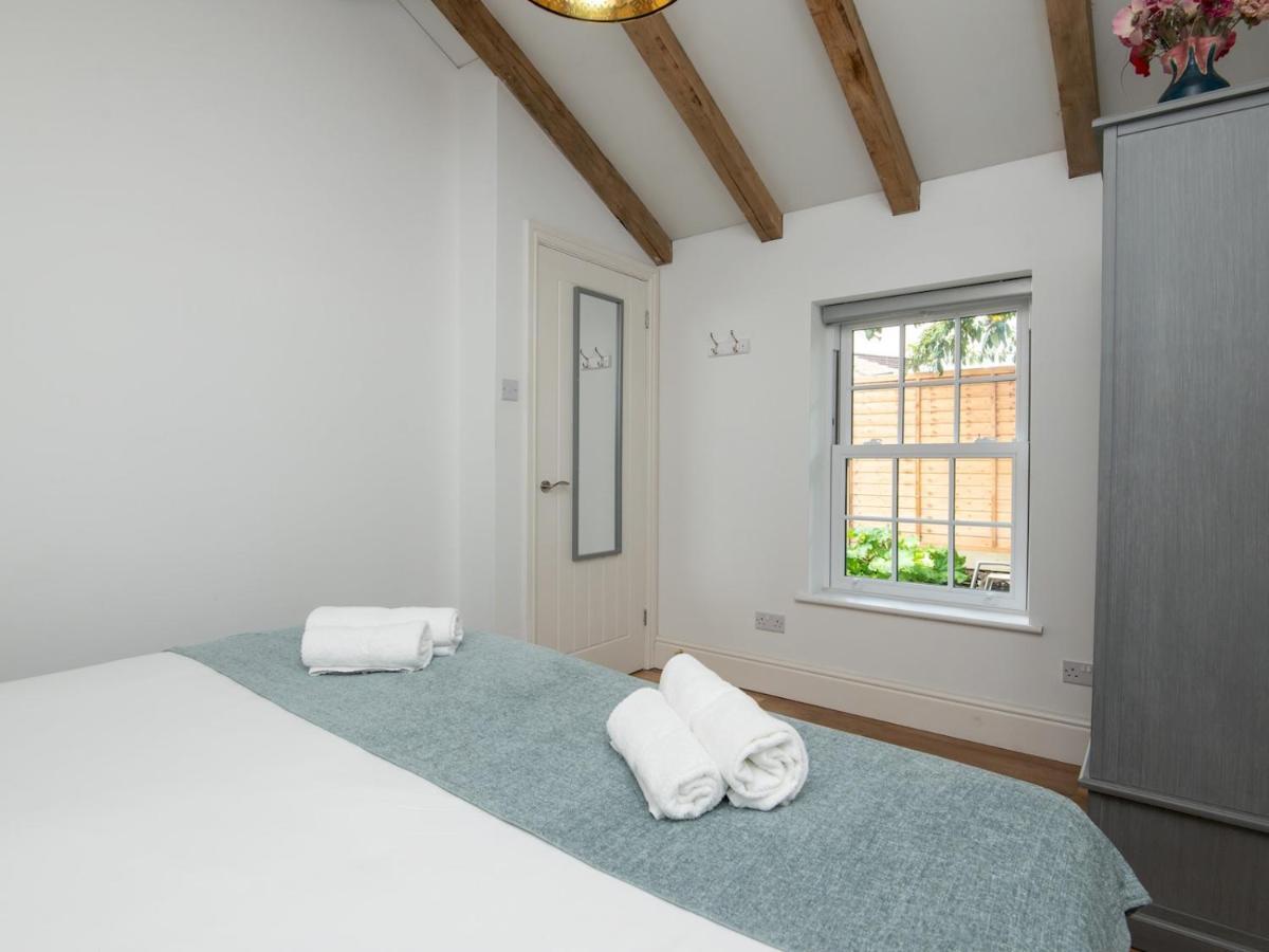 Pass The Keys Charming Garden Cottage With Parking Бат Экстерьер фото