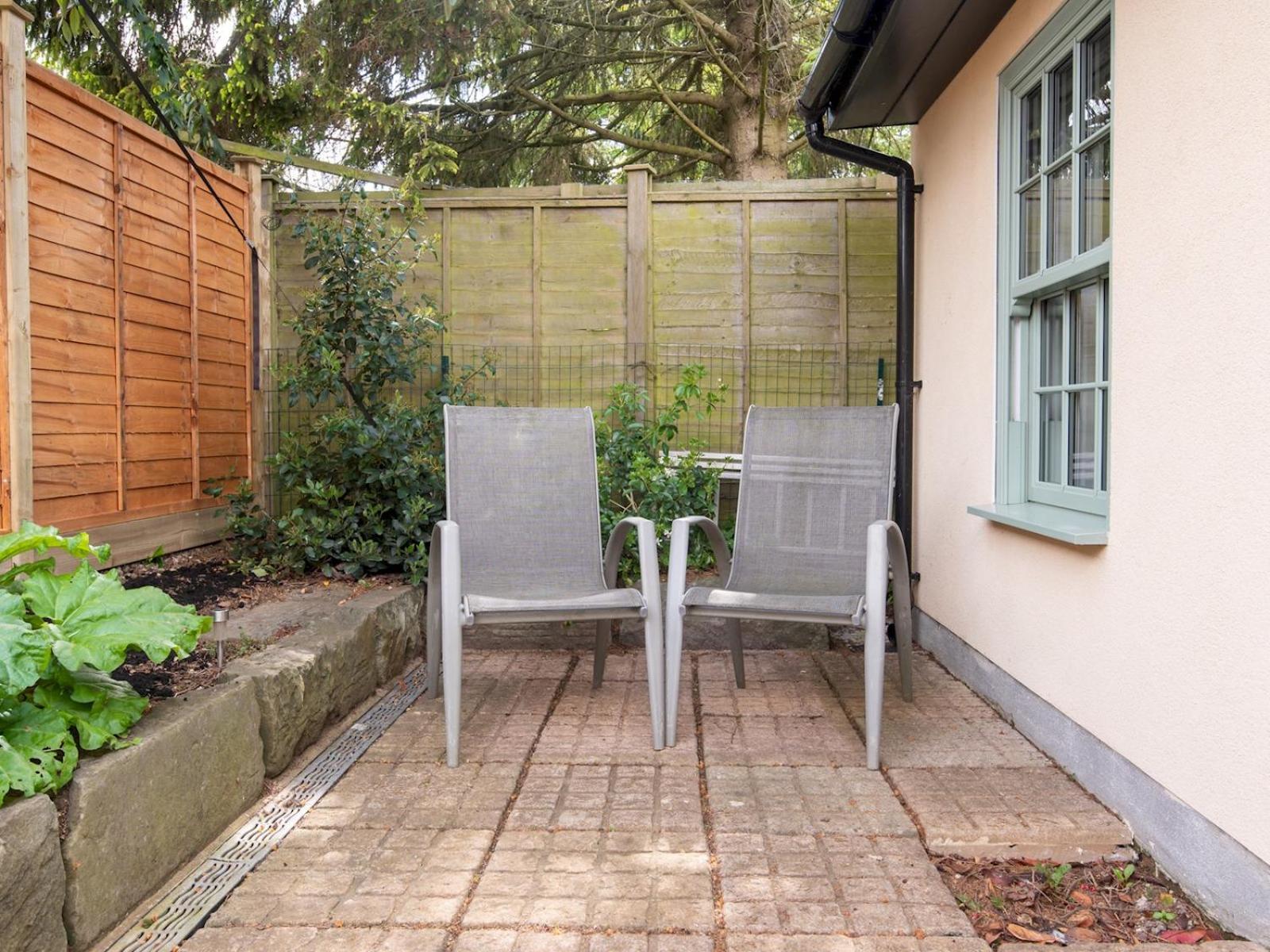 Pass The Keys Charming Garden Cottage With Parking Бат Экстерьер фото